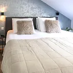Newly Renovated Xl Home City Center